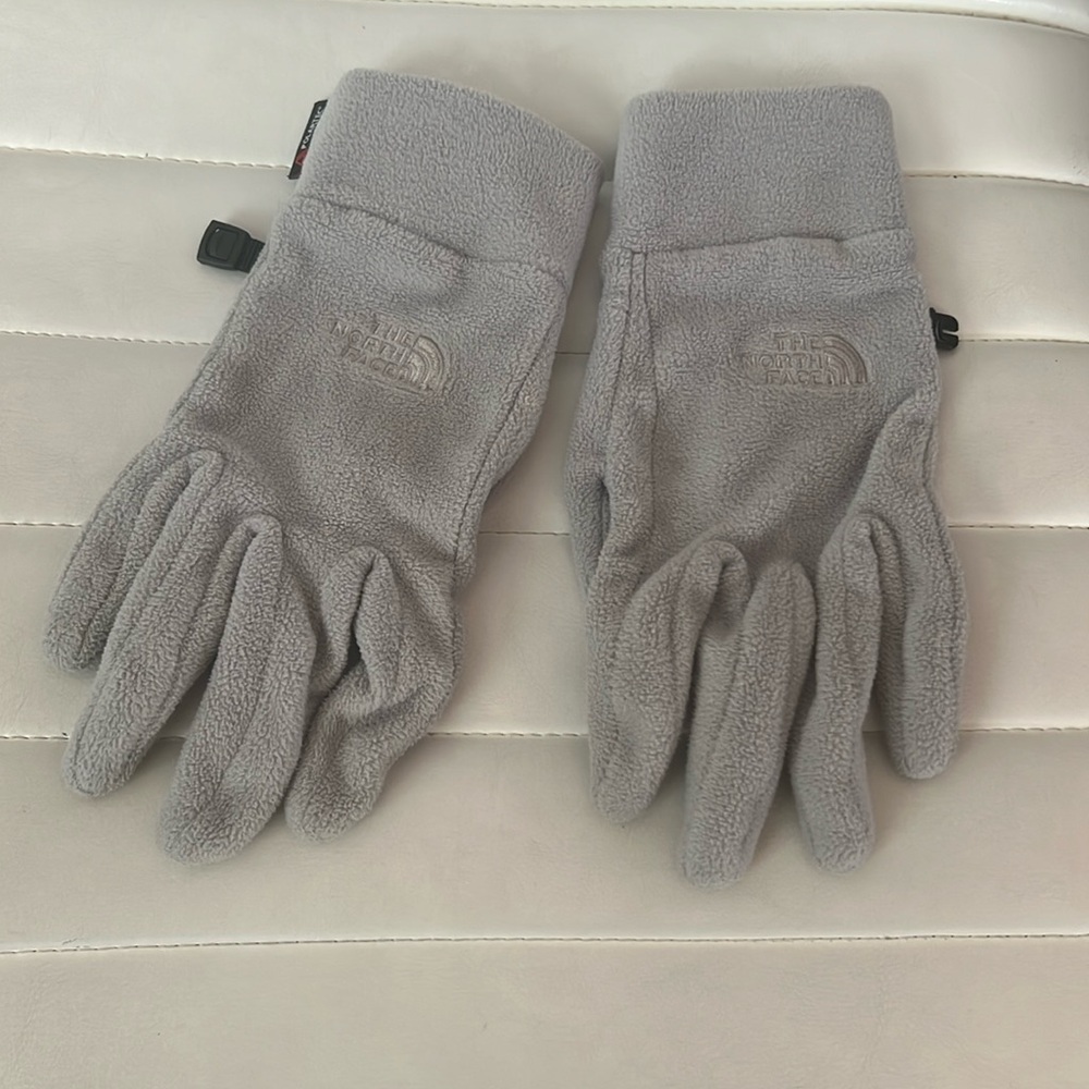 The North Face grey fleece gloves. M